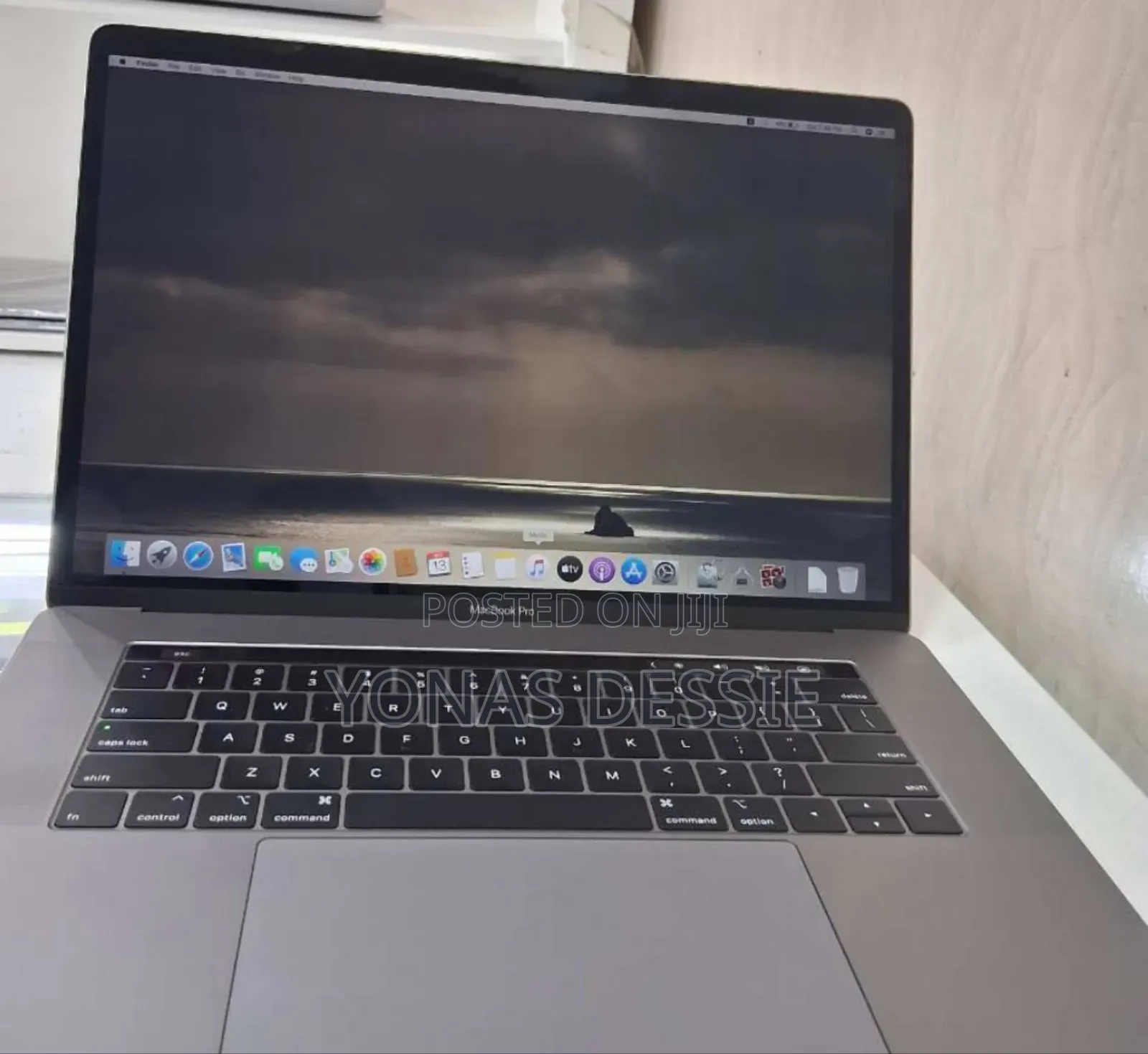 New Laptop Apple MacBook Pro 2019 32GB Intel Core I9 SSD 512GB