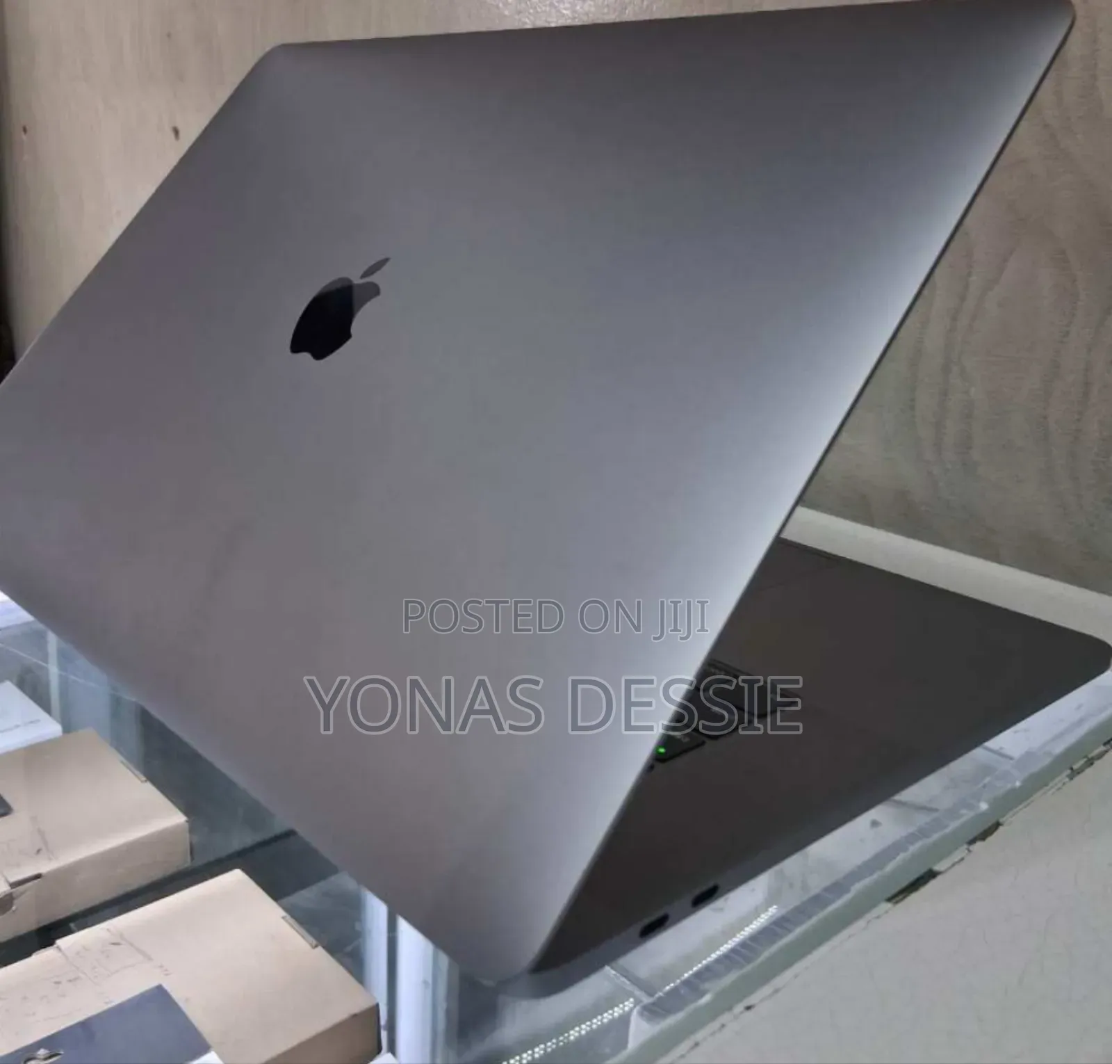 New Laptop Apple MacBook Pro 2019 32GB Intel Core I9 SSD 512GB