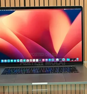 Photo - New Laptop Apple MacBook Pro 2019 16GB Intel Core I7 SSD 512GB