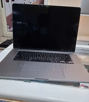 New Laptop Apple MacBook Pro 2019 32GB Intel Core I7 SSD 1T