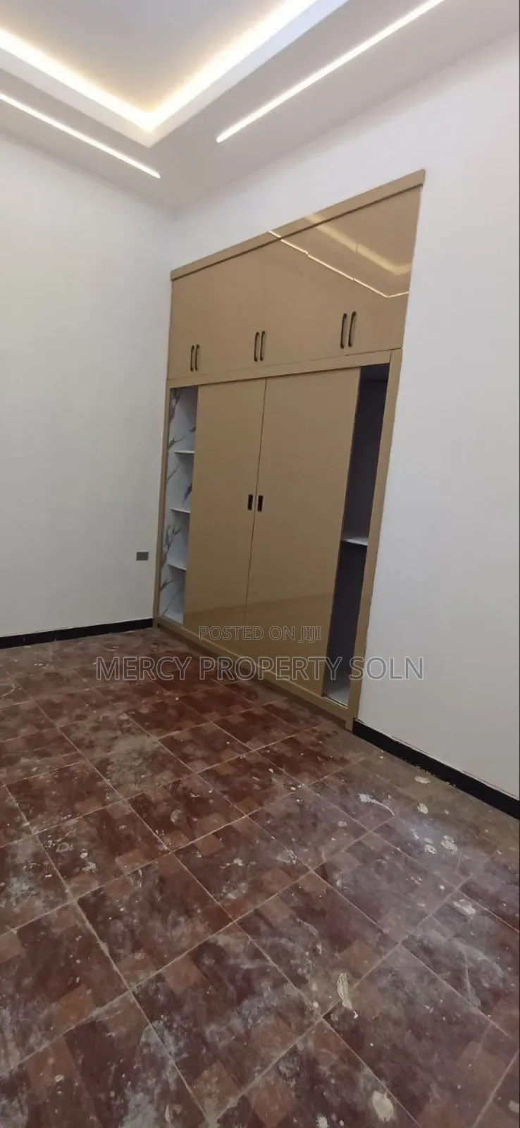 Furnished 5bdrm House in Bole for sale