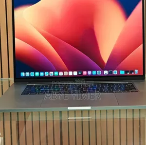 New Laptop Apple MacBook Pro 2019 16GB Intel Core I7 SSD 512GB