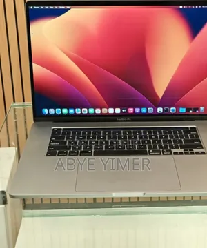 New Laptop Apple MacBook Pro 2019 16GB Intel Core I7 SSD 512GB