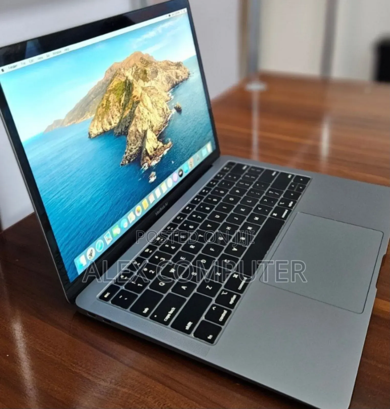 New Laptop Apple MacBook 2019 8GB Intel Core I5 SSD 128GB