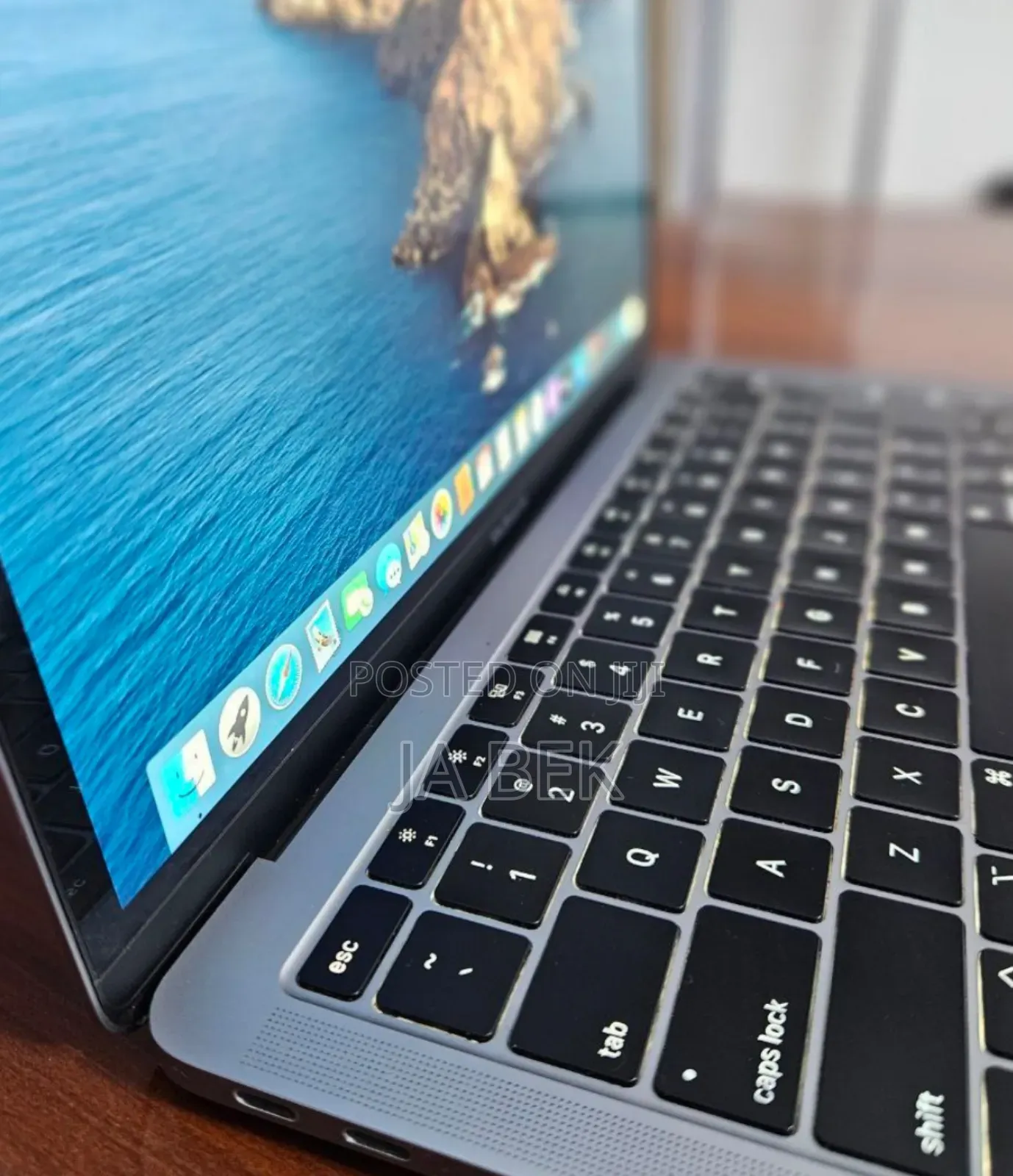 New Laptop Apple MacBook Air 2019 8GB Intel Core I5 SSD 128GB