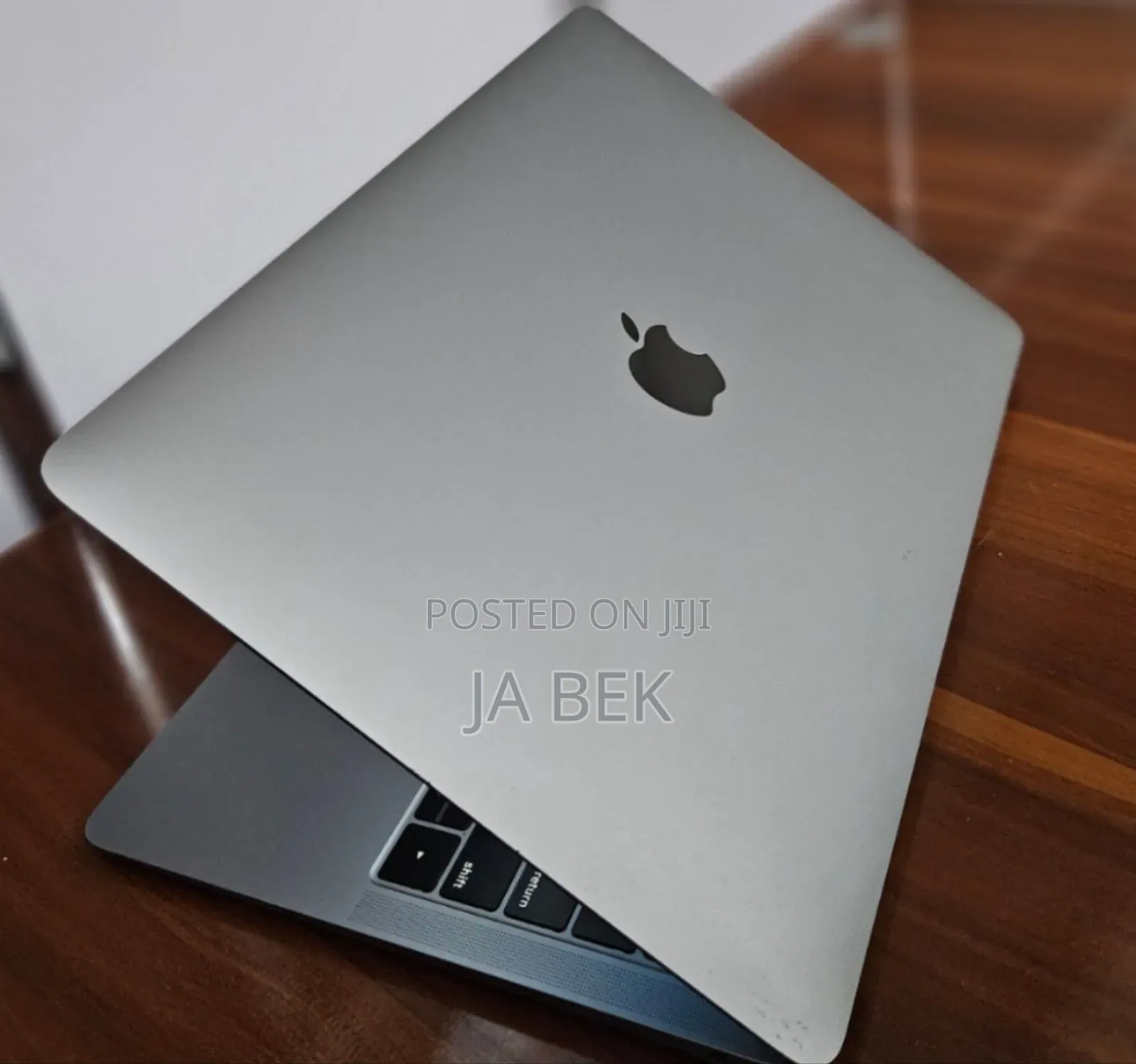 New Laptop Apple MacBook Air 2019 8GB Intel Core I5 SSD 128GB