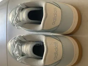 Adidas’S Women’S Sneaker