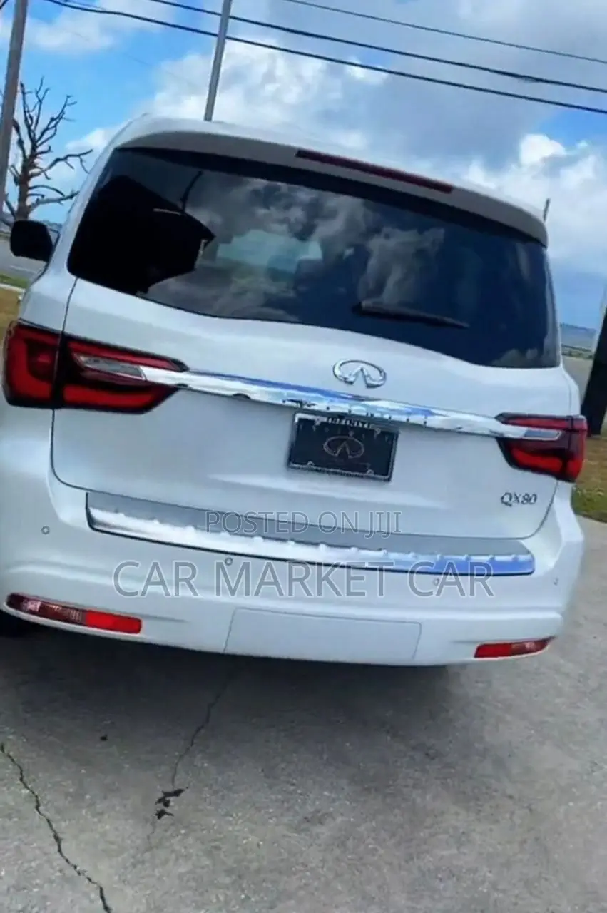 Infiniti QX80 PREMIUM SELECT 2021 White