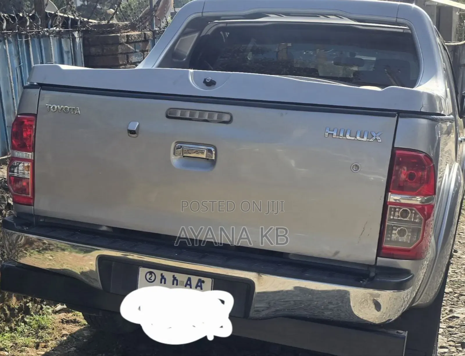 Toyota Hilux 2016 Gray