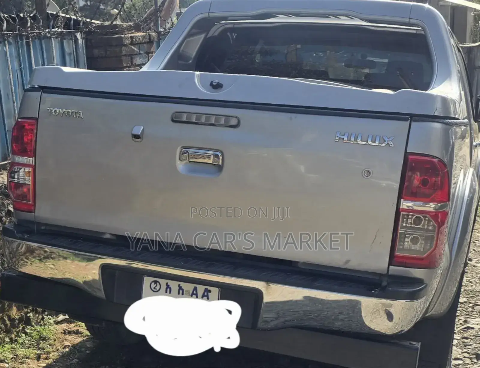 Toyota Hilux 2016 Gray