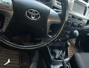 Toyota Hilux 2016 Gray