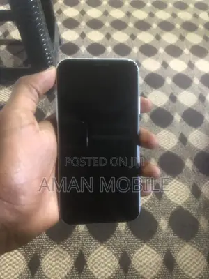 Apple XR 64 GB White