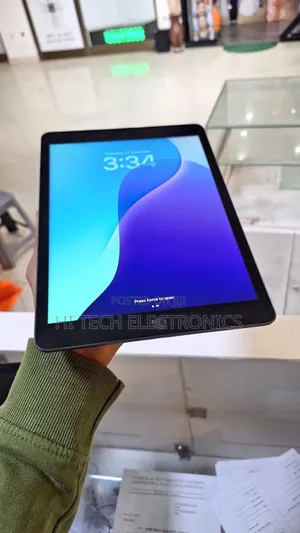 New Apple iPad 10.2 (2019) 32 GB Gray