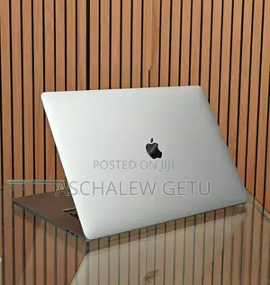 New Laptop Apple MacBook Pro 2019 16GB Intel Core I7 SSD 512GB