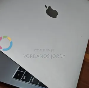 Photo - New Laptop Apple MacBook Air 2019 8GB Intel Core I5 SSD 128GB