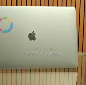 New Laptop Apple MacBook Pro 2019 16GB Intel Core I7 SSD 512GB