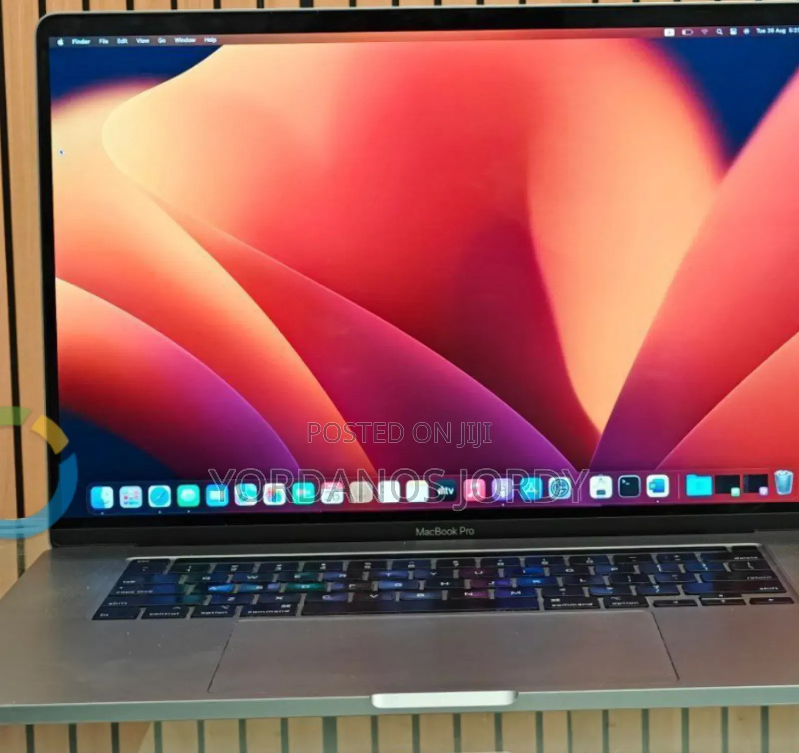 New Laptop Apple MacBook Pro 2019 16GB Intel Core I7 SSD 512GB
