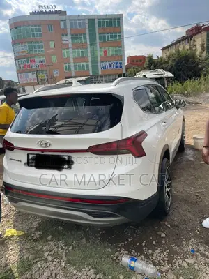 Hyundai Santa Fe Limited 2021 White