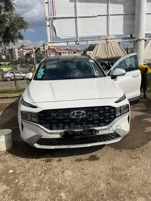 Photo - Hyundai Santa Fe Limited 2021 White