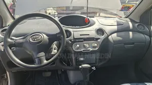 Toyota Vitz 1.0 FWD 5dr 2002 Brown