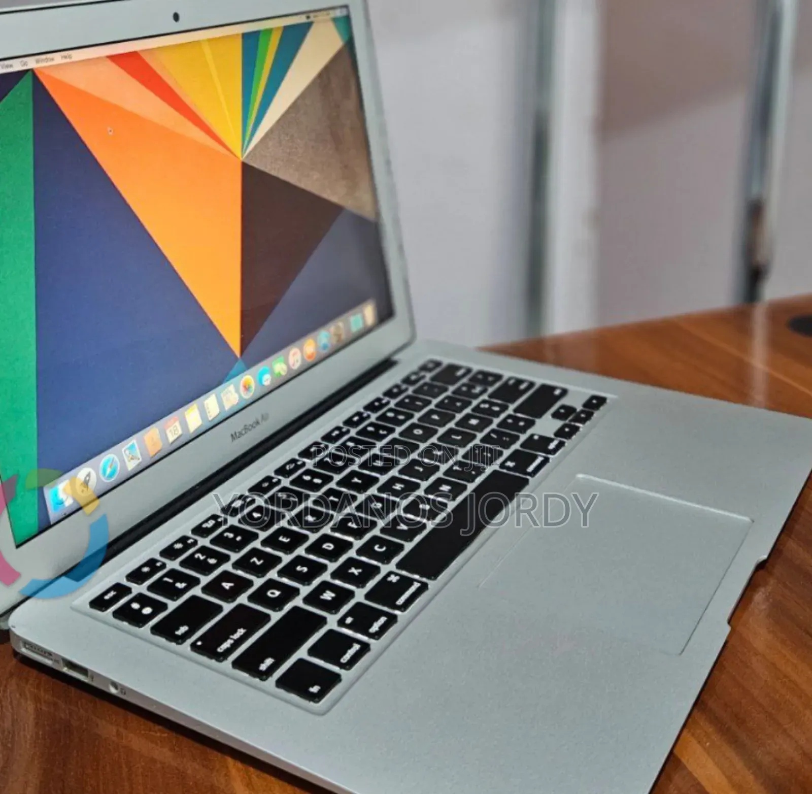 New Laptop Apple MacBook Air 2015 8GB Intel Core I5 SSD 256GB