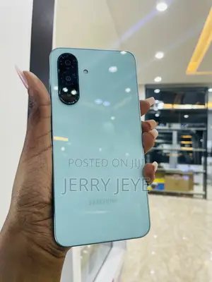 Photo - New Samsung Galaxy A26 256 GB Green