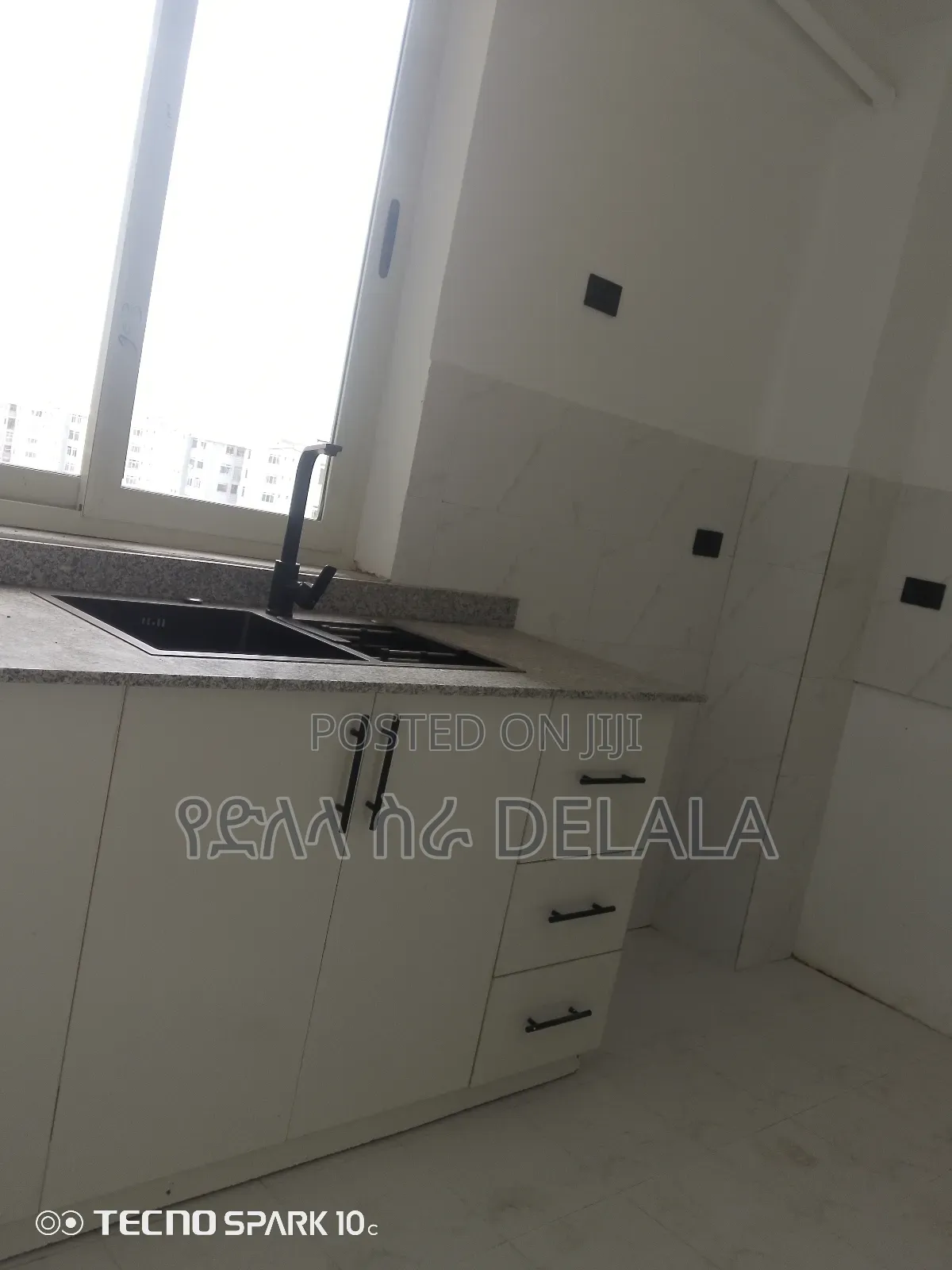 Furnished 1bdrm Condo in በሻሌ, Bole for sale
