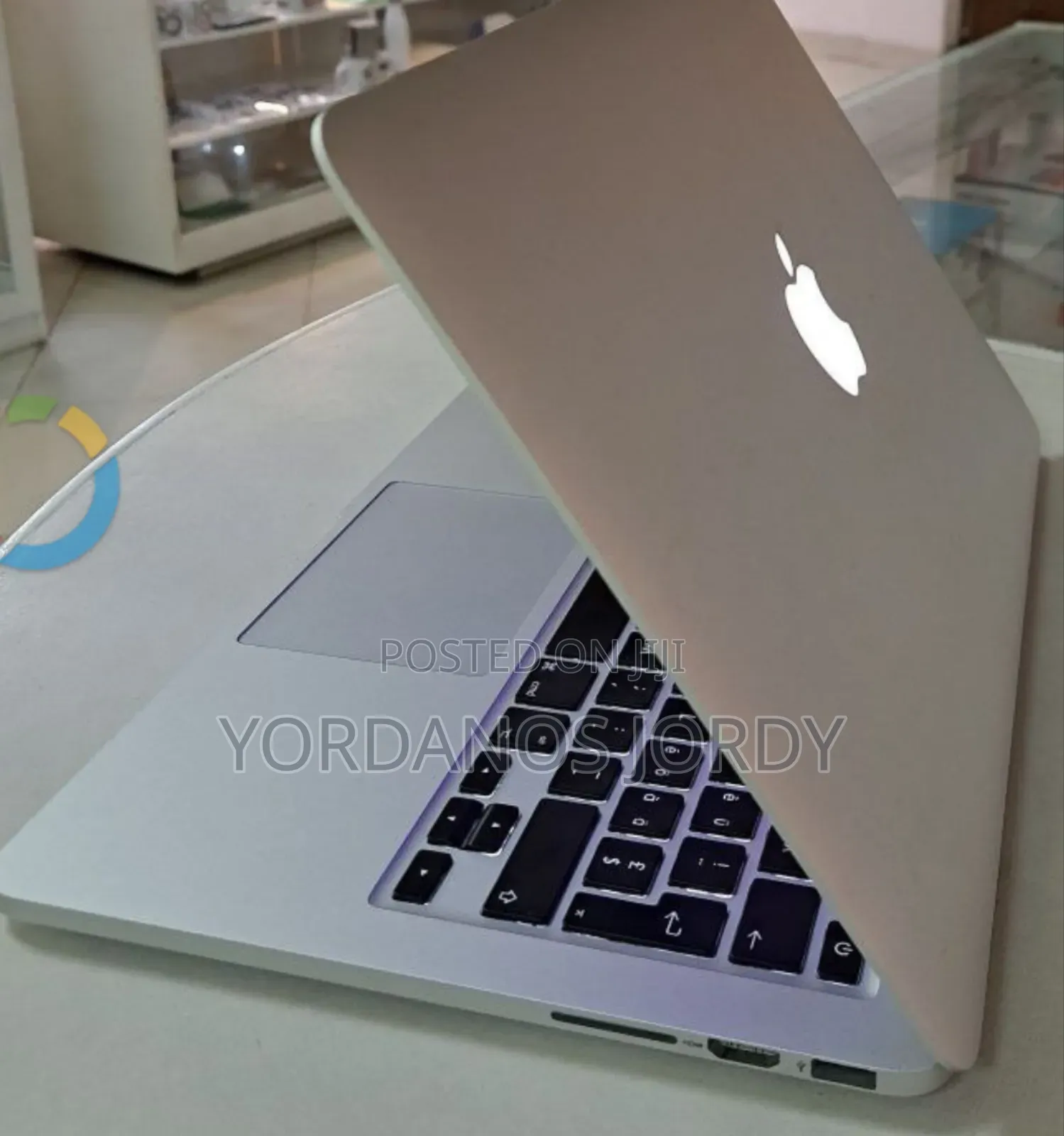 New Laptop Apple MacBook Pro 2015 8GB Intel Core I5 SSD 256GB