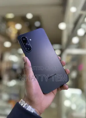 Photo - New Samsung Galaxy A17 5G 256 GB Black