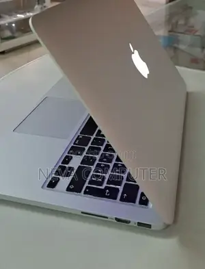 New Laptop Apple MacBook Pro 2019 8GB Intel Core I5 SSD 256GB