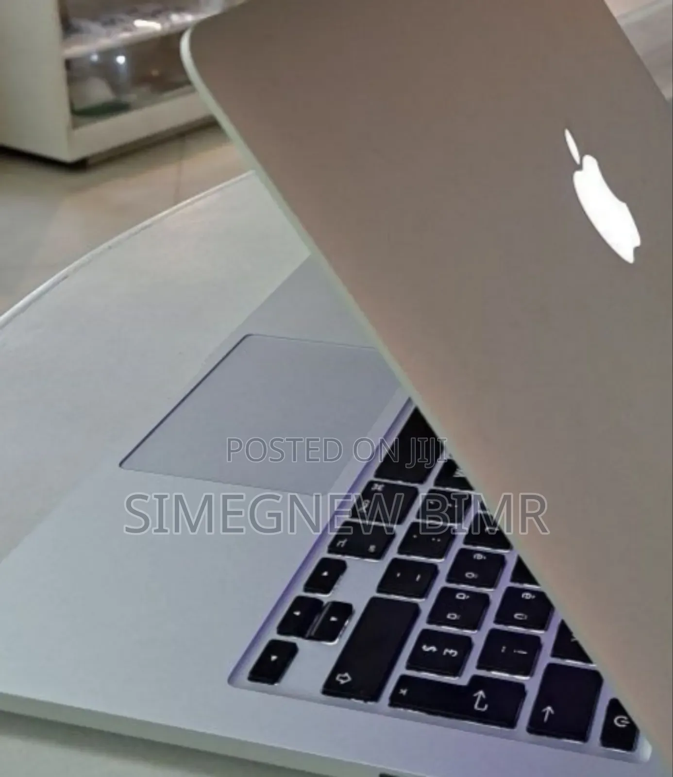 New Laptop Apple MacBook Pro 2015 8GB Intel Core I5 SSD 256GB