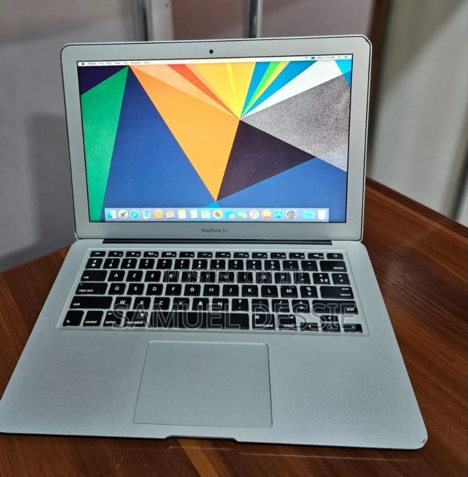 New Laptop Apple MacBook Air 2015 8GB Intel Core I5 SSD 256GB