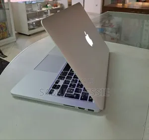 New Laptop Apple MacBook Pro 2015 8GB Intel Core I5 SSD 256GB