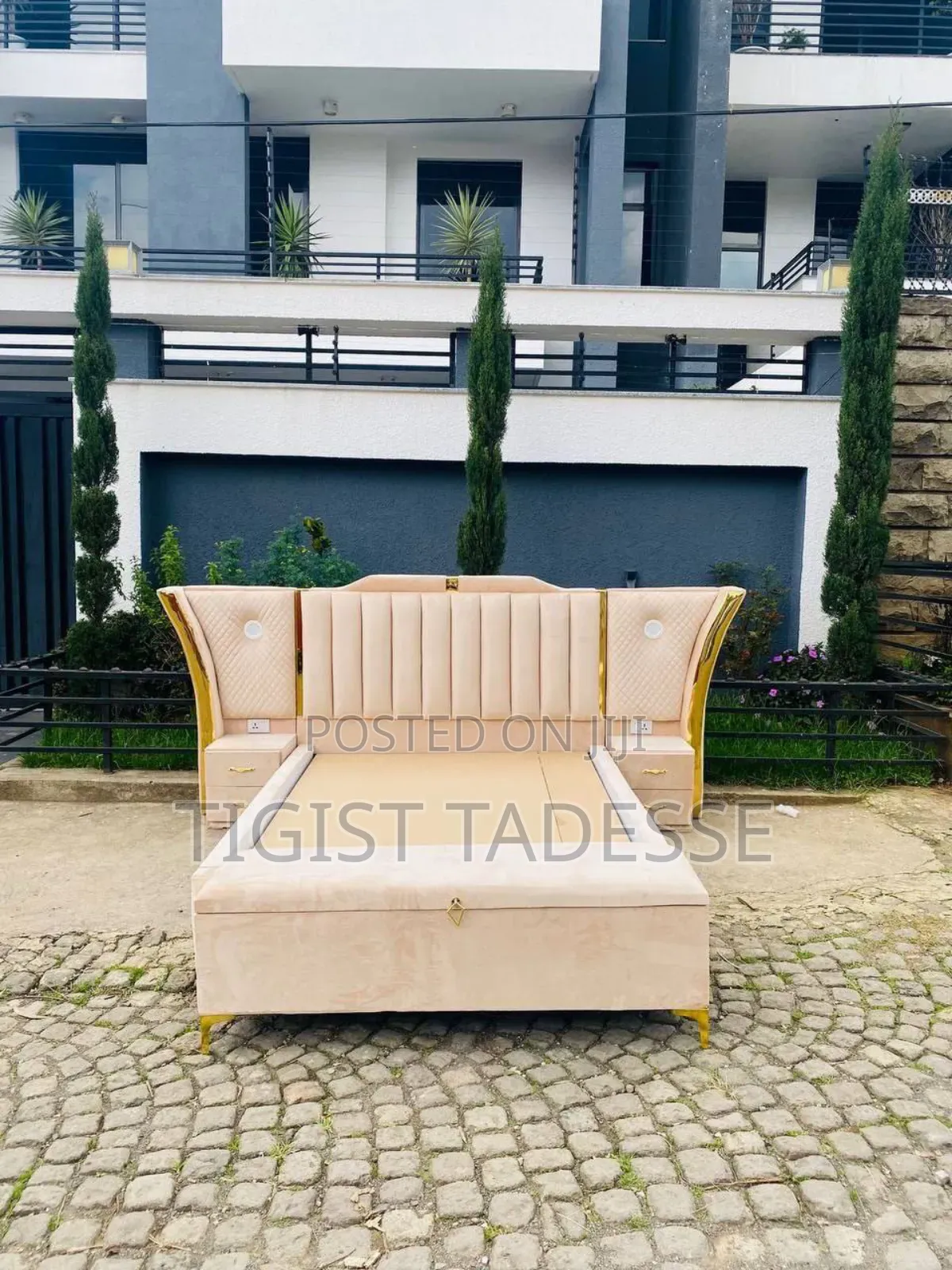 Bed With High Quality Fabric ፅድት ያለ ዘመናዊ አልጋ 150 ሳ.ሜ