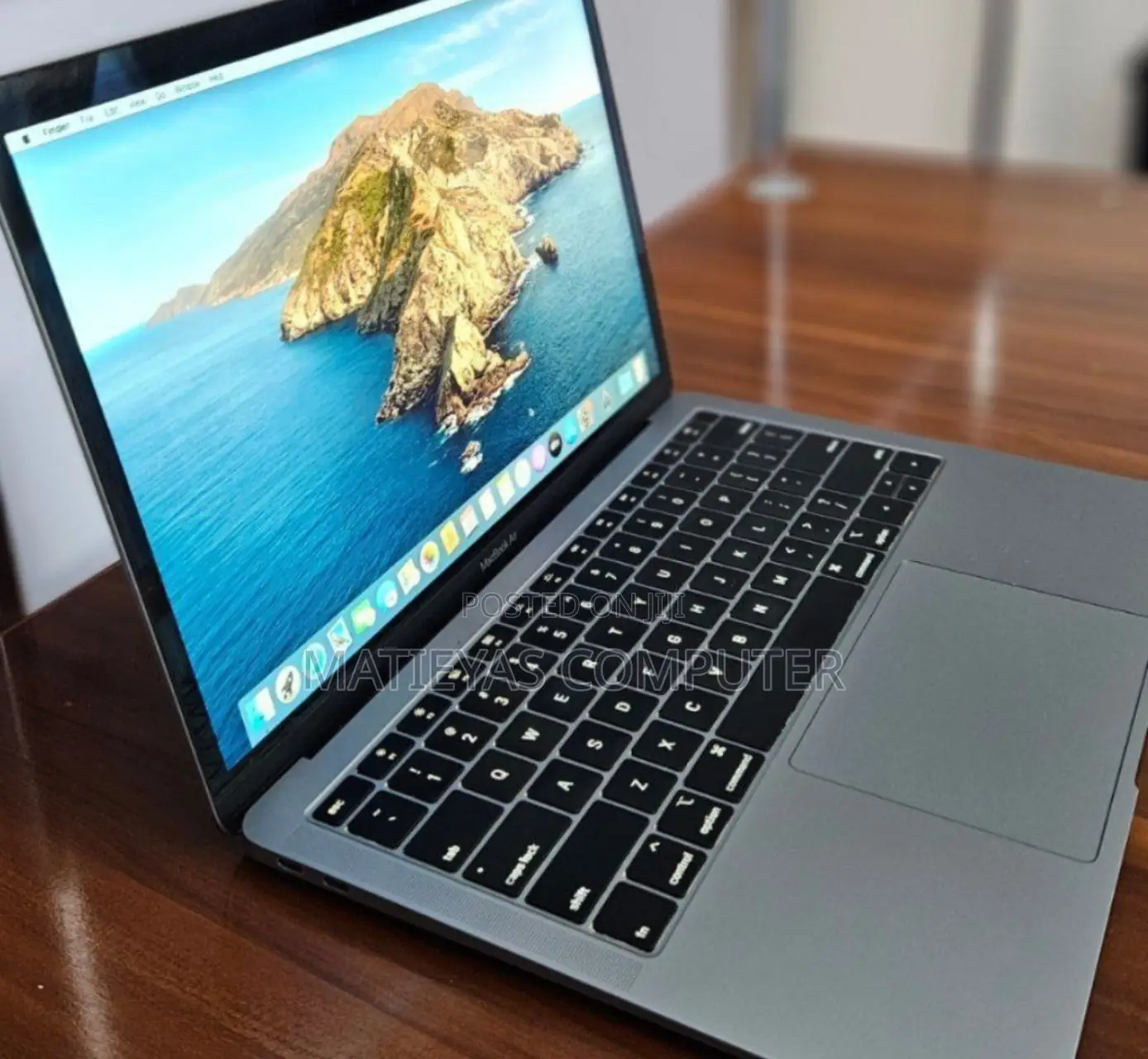 New Laptop Apple MacBook Air 2019 8GB Intel Core I5 SSD 128GB