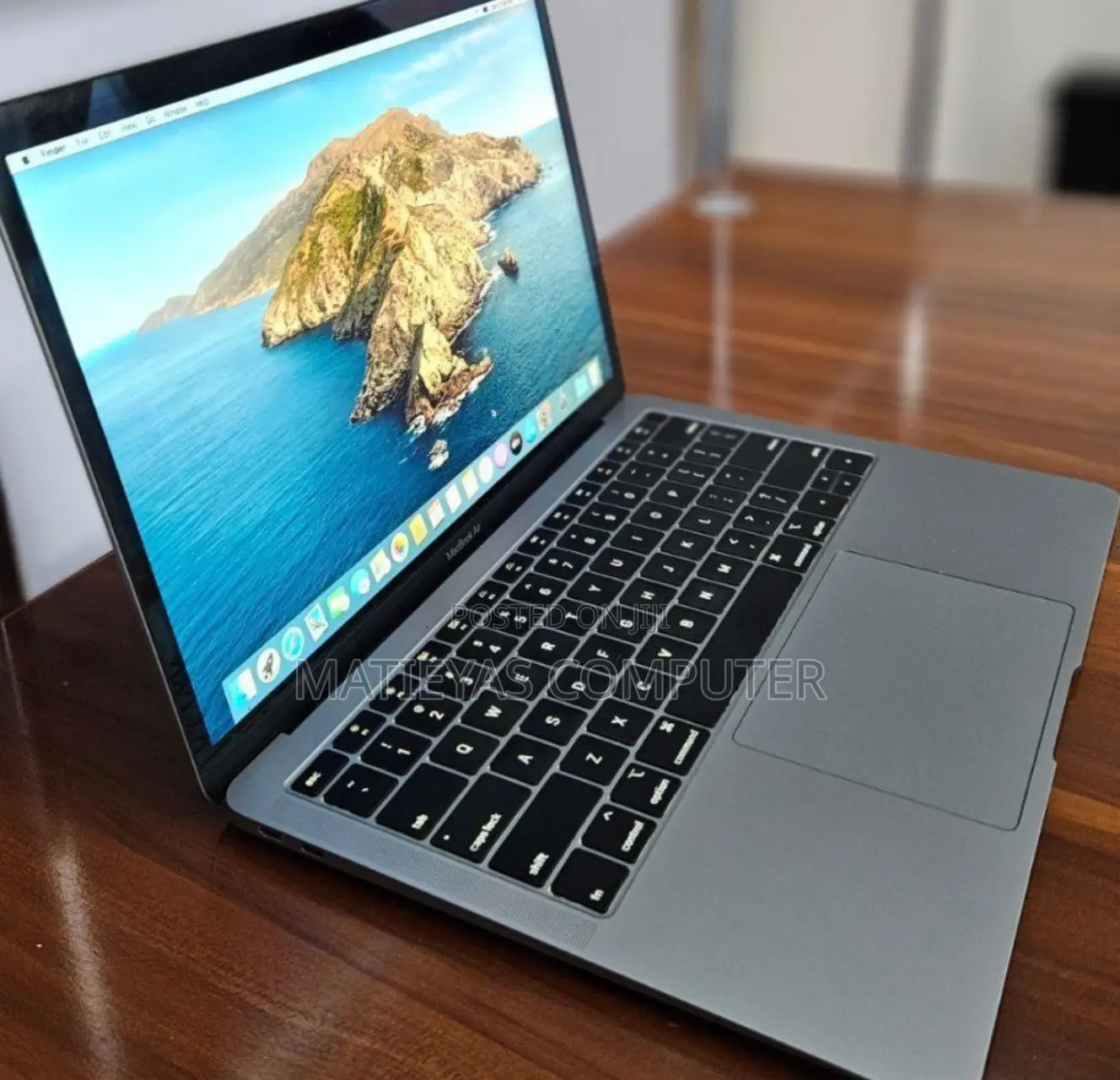 New Laptop Apple MacBook Air 2019 8GB Intel Core I5 SSD 128GB