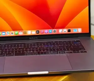 New Laptop Apple MacBook Pro 2019 16GB Intel Core I7 SSD 512GB