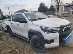 Toyota Hilux Revo Double Cab Deisel 2.8 AWD 2022 White