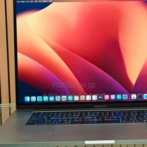 New Laptop Apple MacBook Pro 2019 16GB Intel Core I7 SSD 512GB