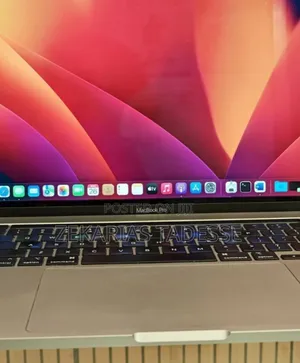 New Laptop Apple MacBook Pro 2019 16GB Intel Core I7 SSD 512GB