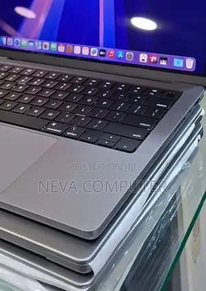 New Laptop Apple MacBook Pro M1 32GB Apple M1 Pro SSD 512GB