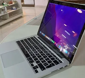 New Laptop Apple MacBook Pro 2015 8GB Intel Core I5 SSD 256GB