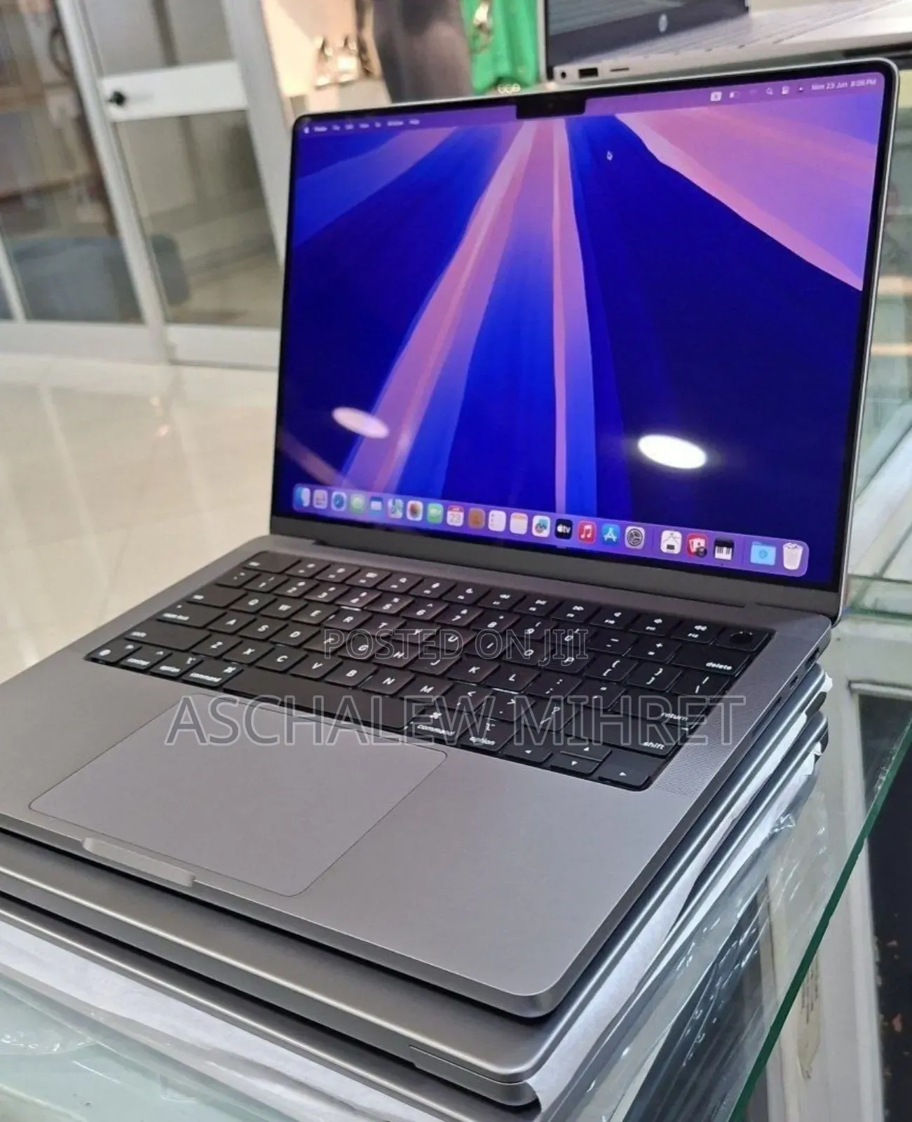 New Laptop Apple MacBook Pro 2021 M1 32GB Apple M1 SSD 512GB