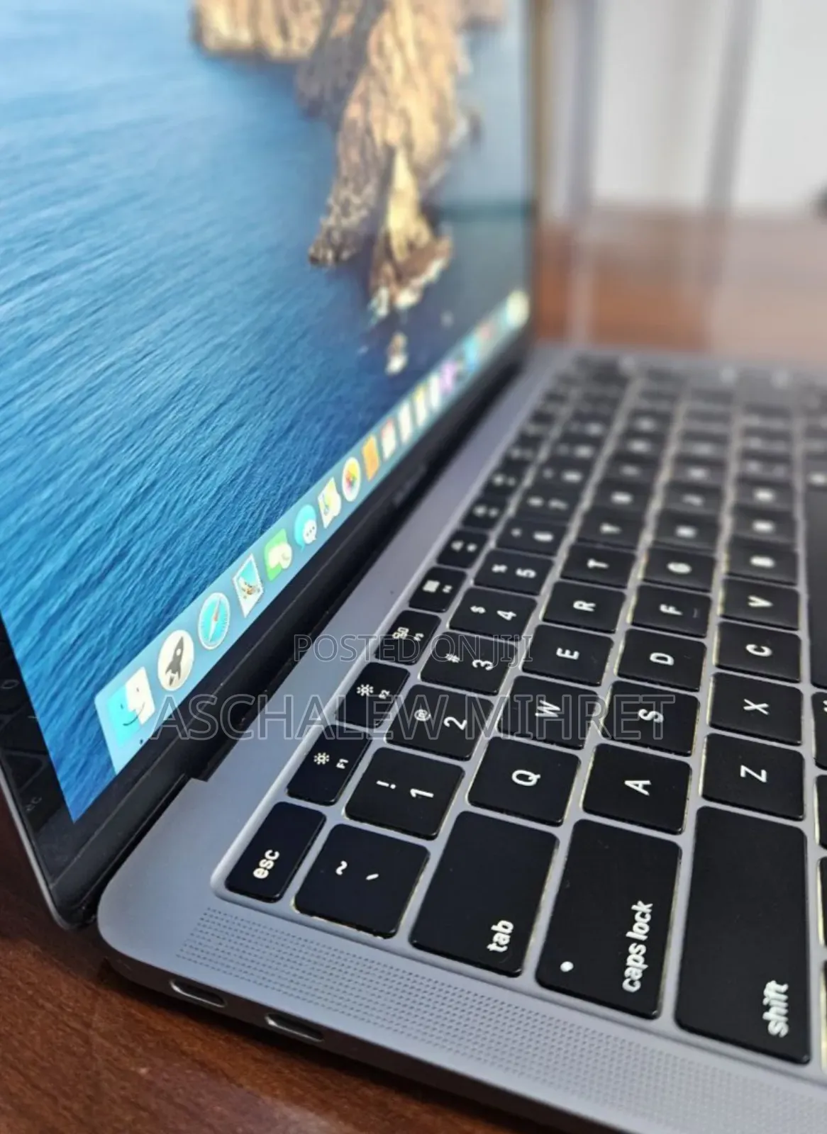 New Laptop Apple MacBook Air 2019 8GB Intel Core I5 SSD 128GB