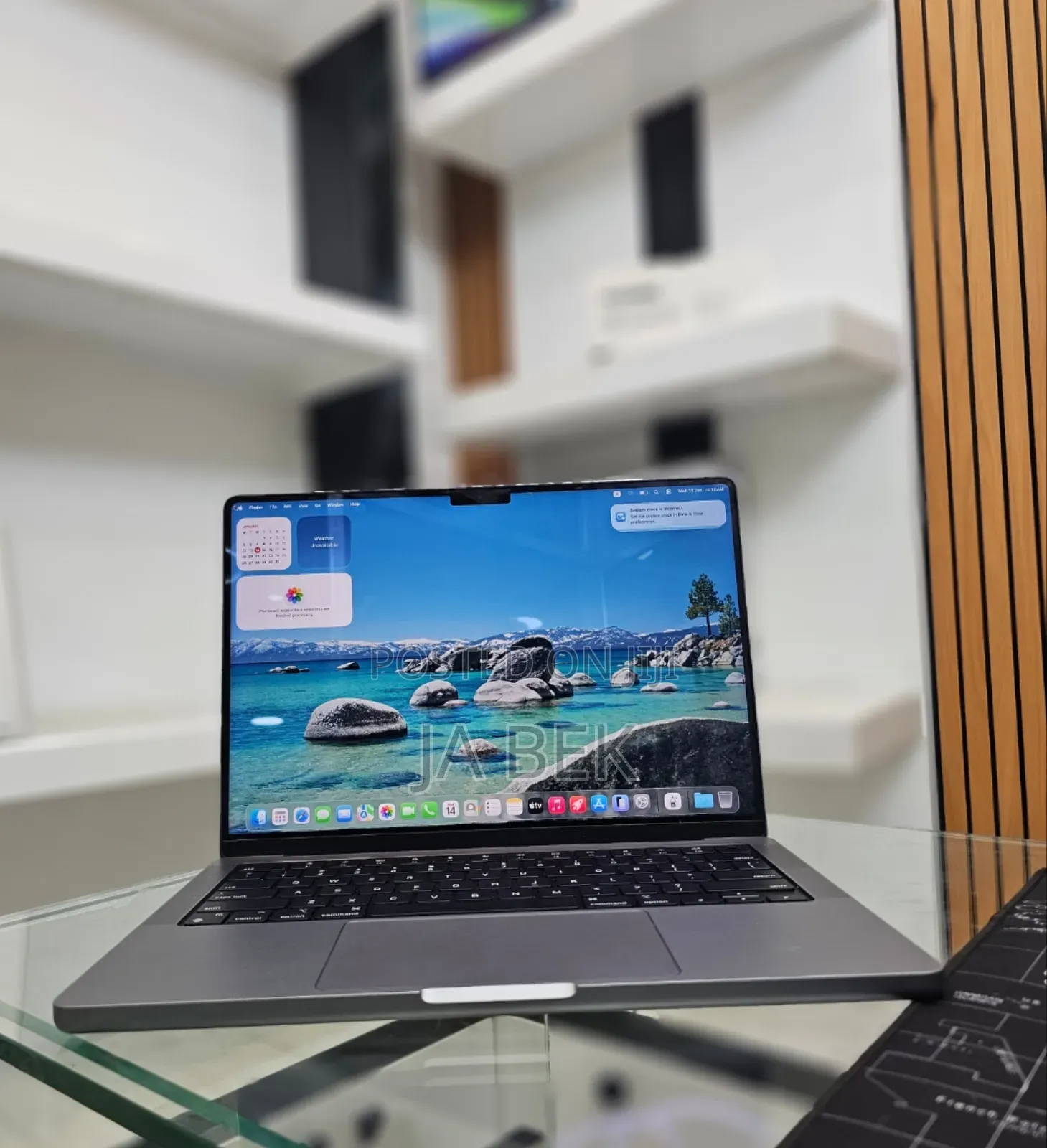 New Laptop Apple MacBook Pro M1 16GB Apple M1 Pro SSD 512GB