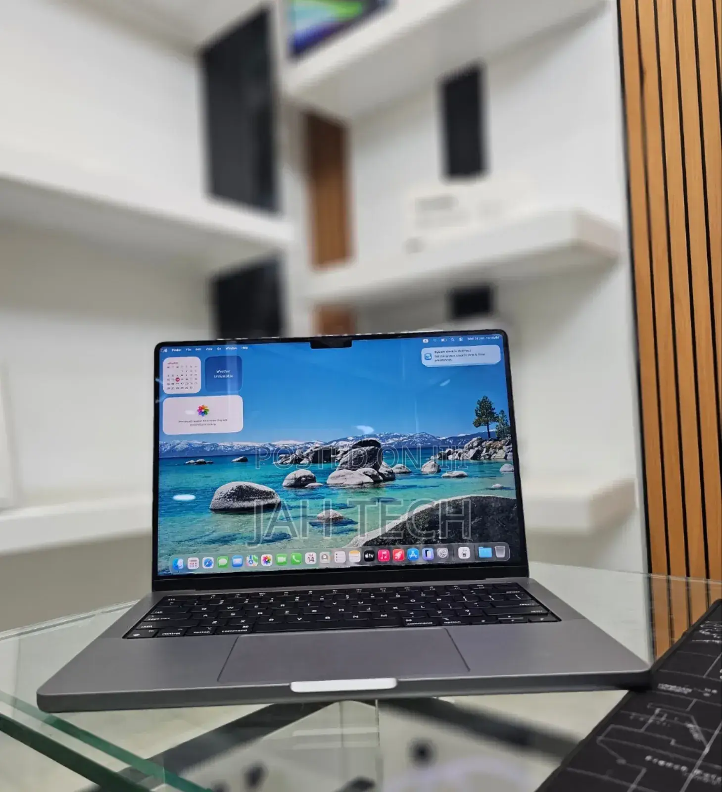 New Laptop Apple MacBook Pro M1 16GB Apple M1 Pro SSD 512GB
