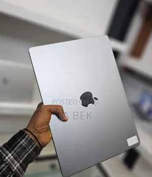 New Laptop Apple MacBook Pro M1 16GB Apple M1 Pro SSD 512GB