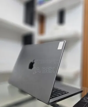 New Laptop Apple MacBook Pro M1 16GB Apple M1 Pro SSD 512GB