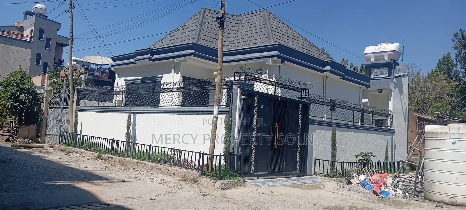 Furnished 5bdrm Villa in Bole for sale