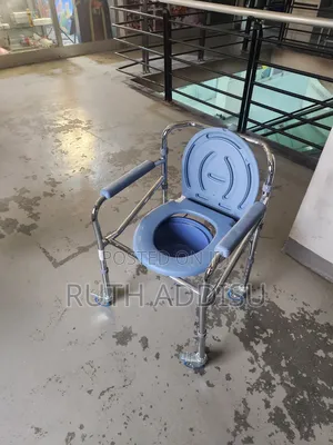 Toilet Chair𡯁夊commode Wheelchair隔日brand New Commode Wheelchair Best